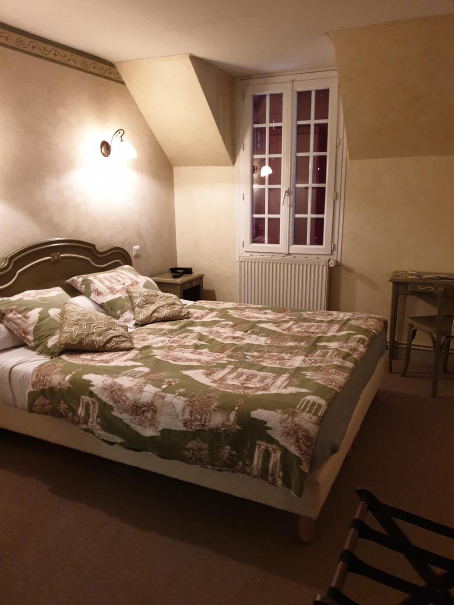 Gagnac-sur-Cere Hostellerie Belle Rive מראה חיצוני תמונה